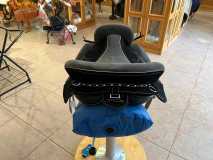 Zaldi-Alta-Escuela-schwarz-grau-weisse-Nahte-und-Nieten-von-ZALDIONLINE-2 Zaldi-Alta-Escuela-schwarz-grau-weisse-Nahte-und-Nieten-von-ZALDIONLINE-2